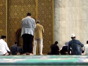 Hukum Shalat Berjamaah Kloter Kedua di Masjid Yang Sama