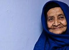 Nenek-Nenek Boleh Buka Aurat